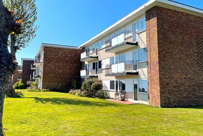 2 Bedroom Flat For Sale In Walmer Seafront, CT14