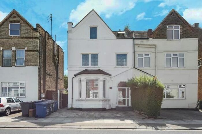 Studio To Rent In Station Road, Finchley, N3