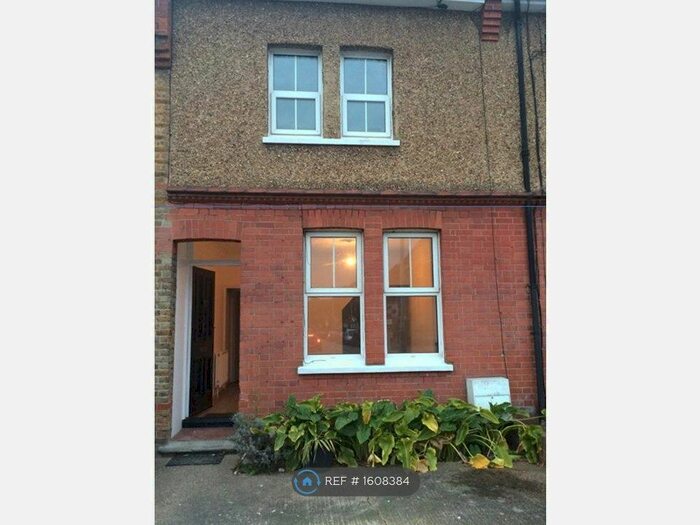 2 Bedroom Terraced House To Rent In High Street, Northwood, HA6