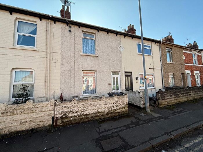 2 Bedroom Terraced House To Rent In Ferndale Road, Swindon, SN2