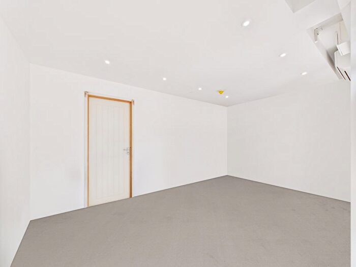 Property To Rent In Grove Road, Rochester, ME2