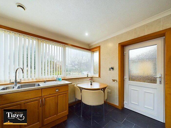 2 Bedroom Semi-Detached Bungalow For Sale In Highfield Road, Blackpool, FY4