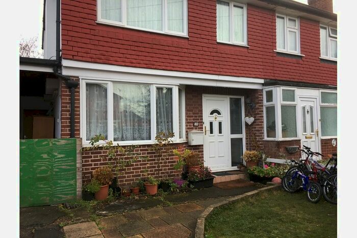 4 Bedroom Semi-Detached House To Rent In Shackleford Road, Old Woking, Woking, GU22