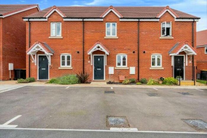 2 Bedroom Terraced House For Sale In Banks Close, New Cardington, MK42