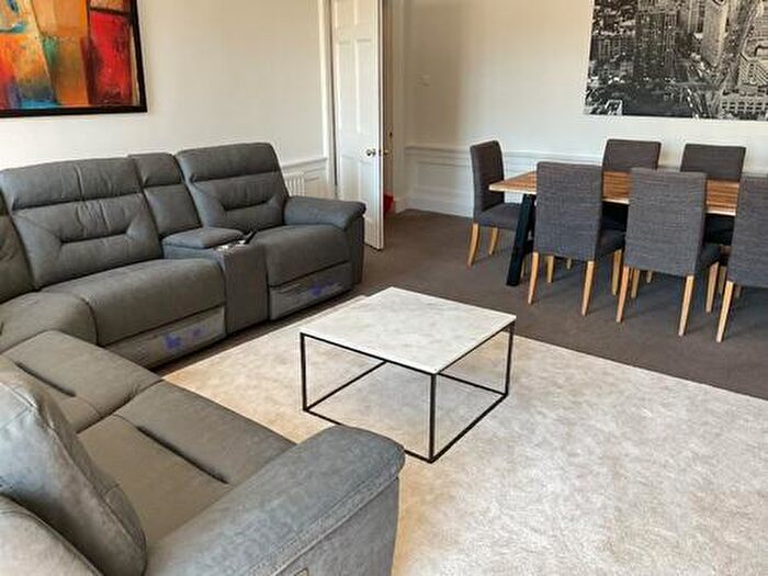 5 Bedroom Flat To Rent In Torphichen Street, Edinburgh, EH3