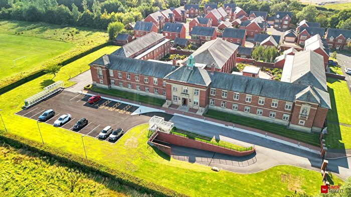 2 Bedroom Flat For Sale In Grenfell Gardens, Colne, BB8