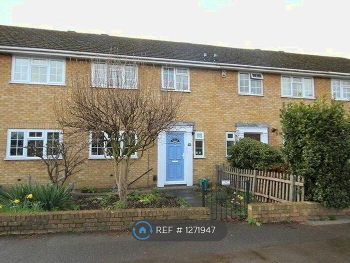 4 Bedroom Terraced House To Rent In St. Judes Road, Englefield Green, Egham TW20