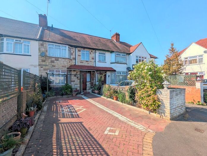 3 Bedroom Terraced House To Rent In Leamington Close, Hounslow, TW3