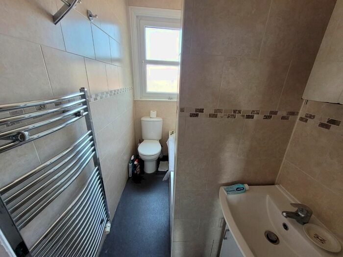 1 Bedroom Flat To Rent In Lennard Road, Folkestone, CT20