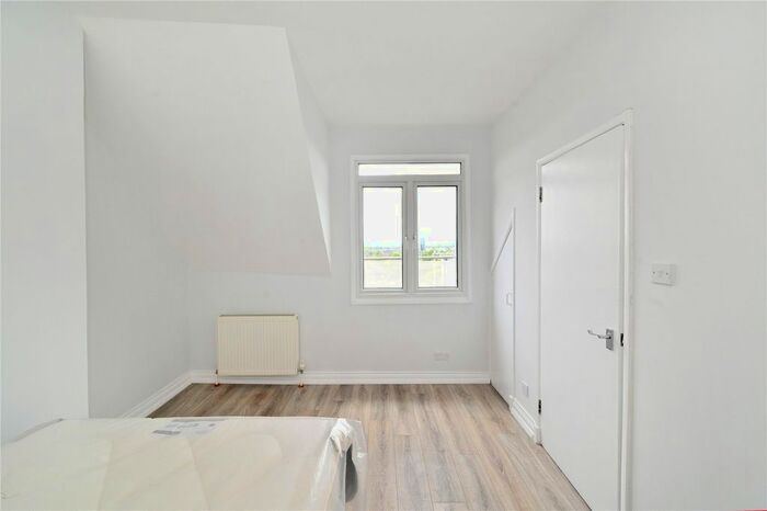 Studio To Rent In Mount View Road, Highgate, London, N4