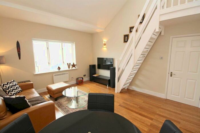 1 Bedroom Flat To Rent In Sopwith Way, Kingston Upon Thames, KT2