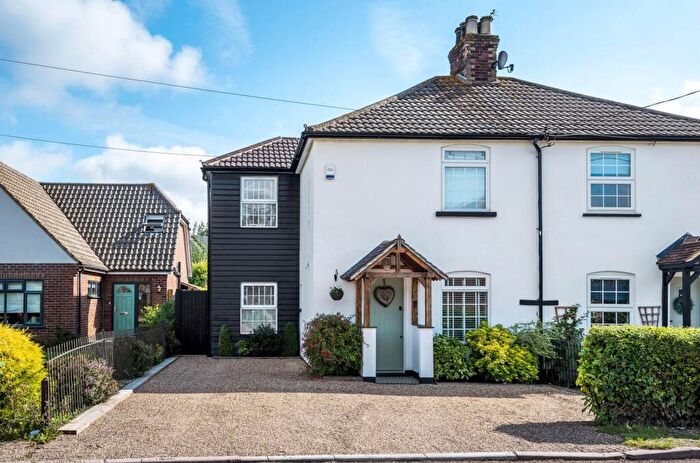 3 Bedroom Semi-Detached House For Sale In Rectory Cottages, The Common, East Hanningfield, CM3