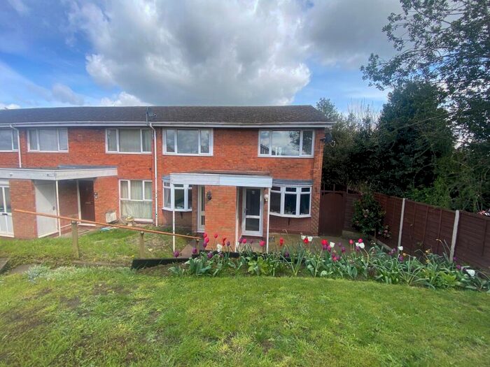 2 Bedroom Maisonette To Rent In Ravenswood Hill, Coleshill., B46