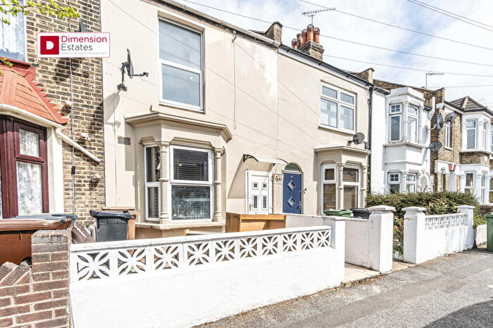 3 Bedroom Terraced House To Rent In Dawlish Road, Leyton, East London, E10