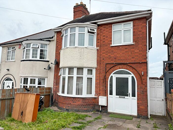 3 Bedroom Semi-Detached House To Rent In The Approach, Leicester, LE5