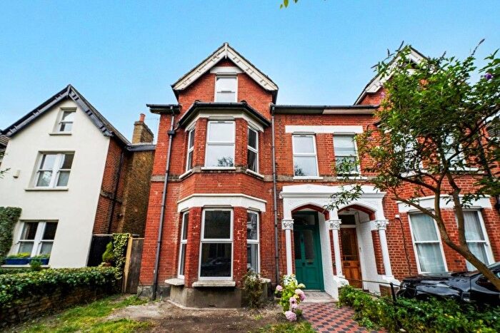 1 Bedroom Flat To Rent In St Johns Road, TW9