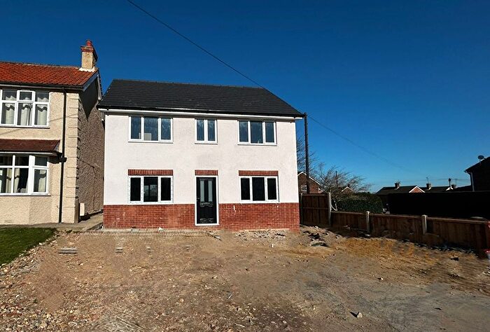 3 Bedroom Detached House For Sale In Windsor Road, Yaxley, PE7