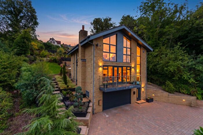 4 Bedroom Detached House For Sale In Scott Lane, Riddlesden, BD20