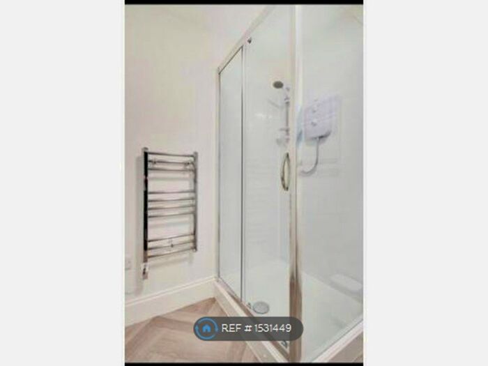 2 Bedroom Flat To Rent In Frant Road, Tunbridge Wells, TN2