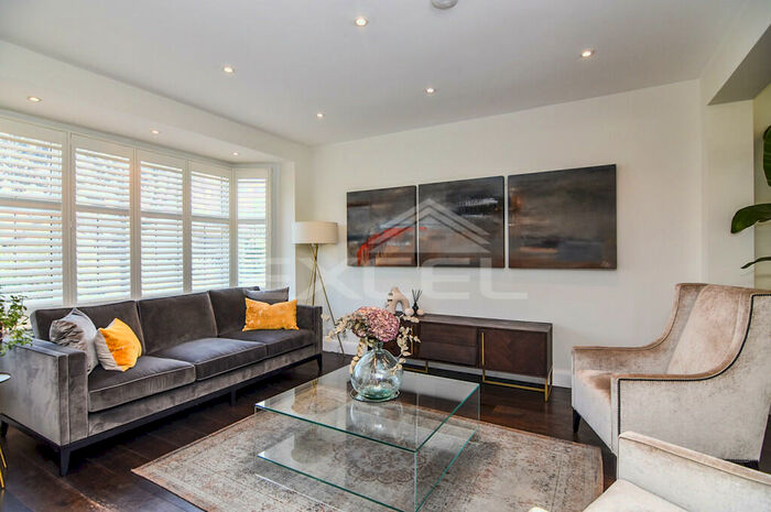 3 Bedroom Apartment To Rent In Cornwood Close, Hampstead Garden Suburb, London, N2