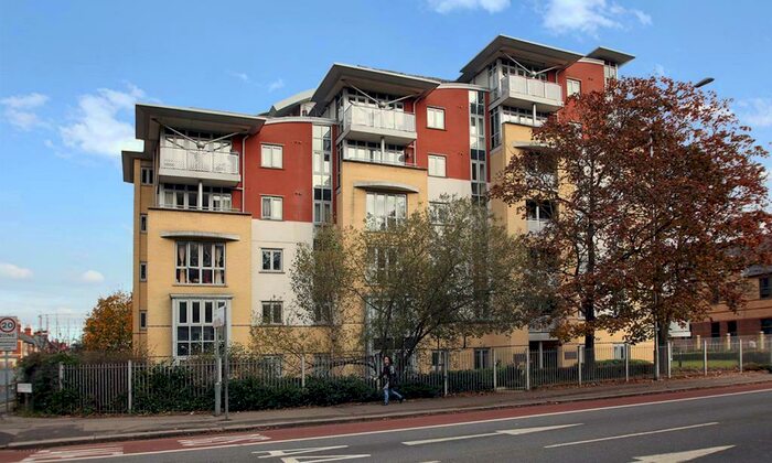 2 Bedroom Apartment To Rent In The Pinnacle, Kings Road, Reading, Berkshire, RG1