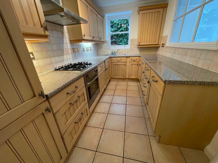 2 Bedroom Flat To Rent In Christchurch Road, Bournemouth, BH1