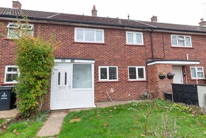 3 Bedroom Terraced House To Rent In Warwick Road, Stevenage, SG2