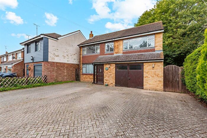 5 Bedroom Detached House For Sale In Brookside Road, Istead Rise, DA13