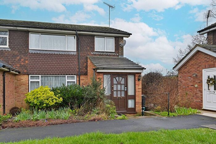 3 Bedroom End Terrace House For Sale In Pinewood Gardens, Hemel Hempstead, HP1