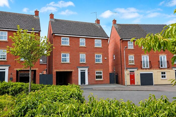 4 Bedroom Detached House For Sale In Fieldfare Close, Corby, NN18