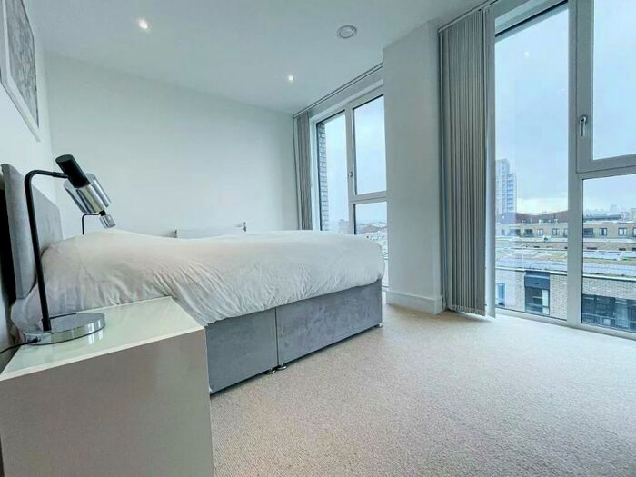 1 Bedroom Flat To Rent In Winchester Square, London, SE8