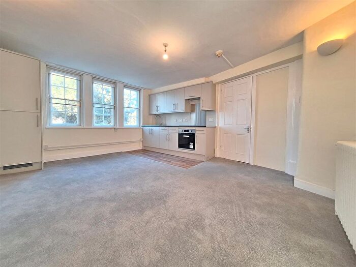 1 Bedroom Flat To Rent In London Road, Earley, Reading, RG1