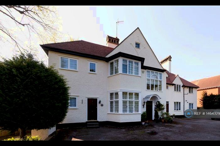 2 Bedroom Flat To Rent In Denbridge Road, Bromley, BR1