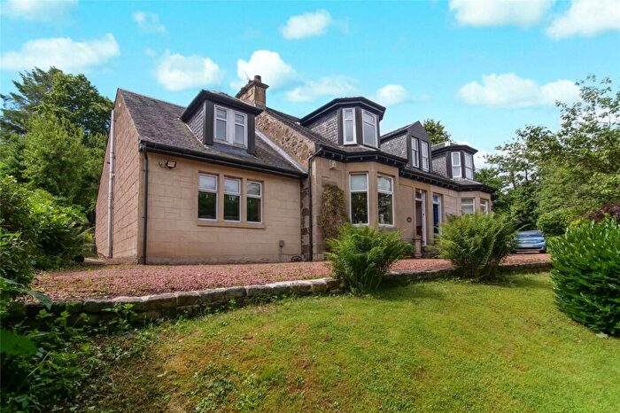 5 Bedroom Semi-Detached House For Sale In Easwald Bank, Kilbarchan, PA10