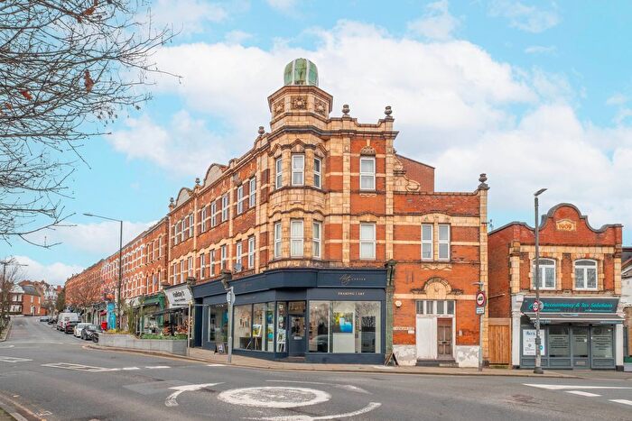 2 Bedroom Flat For Sale In Leopold Road, London, SW19