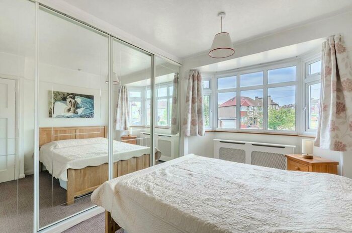 4 Bedroom House To Rent In Churston Drive, Morden, SM4