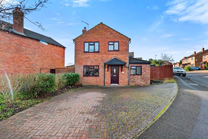3 Bedroom Detached House For Sale In Westmorland Drive, Desborough, NN14