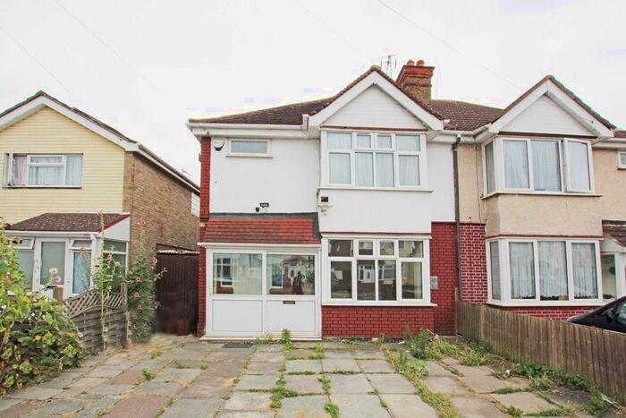 3 Bedroom Semi-Detached House To Rent In Martindale Road, Hounslow, TW4