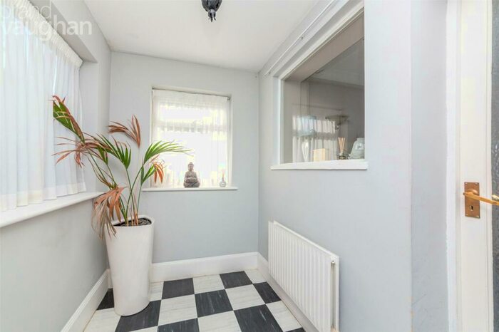 4 Bedroom Detached House To Rent In The Cliff, Roedean, Brighton, BN2