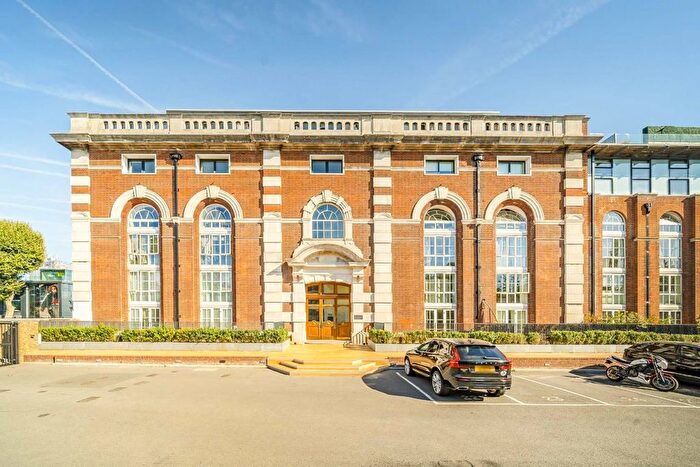 Studio For Sale In Great West Road, Hammersmith, W6
