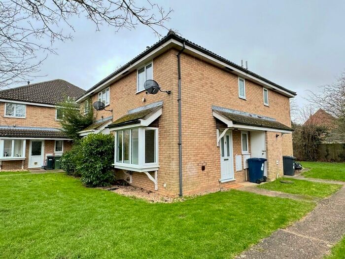 1 Bedroom Cluster House To Rent In Buttermel Close, Godmanchester, Huntingdon, Cambridgeshire, PE29