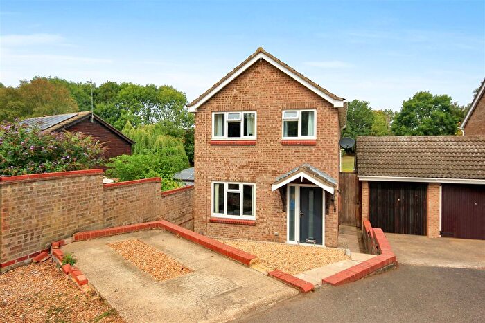 3 Bedroom Detached House For Sale In Muirfield Road, Wellingborough, NN8