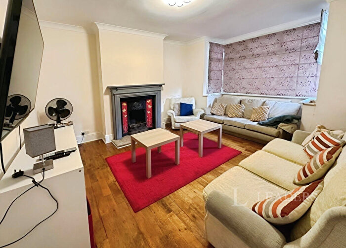 5 Bedroom Detached House To Rent In Earlham Green Lane, Norwich, NR5