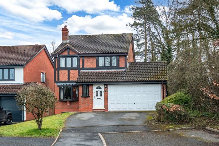4 Bedroom Detached House For Sale In Summerhouse Close, Callow Hill, Redditch, Worcestershire, B97