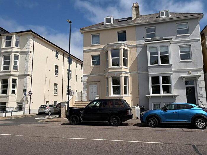 2 Bedroom Flat For Sale In Clarence Parade, Southsea, PO5