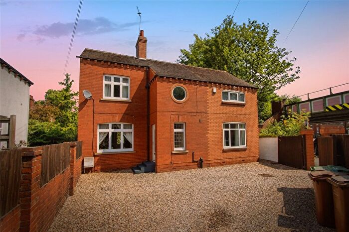 4 Bedroom Detached House For Sale In Thornes Lane, Wakefield, West Yorkshire, WF2