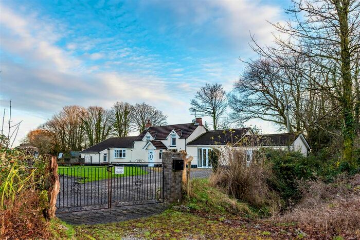 4 Bedroom Detached House For Sale In Three Crosses, Swansea SA4