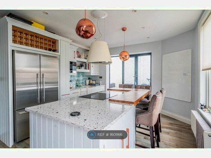 5 Bedroom Flat To Rent In Sisters Avenue, London, SW11