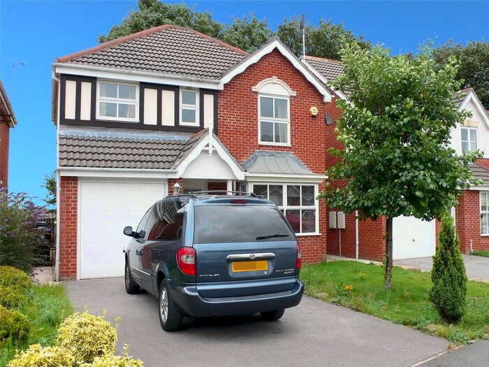 4 Bedroom Detached House To Rent In The Links, Beeston, Leeds, West Yorkshire, LS11