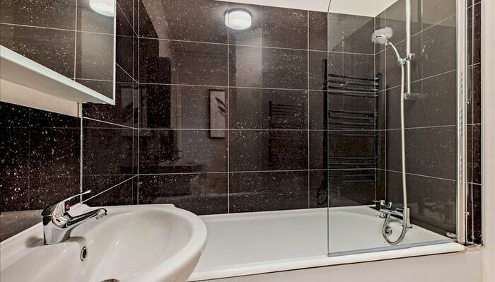 2 Bedroom Flat To Rent In Fulham Road, South Kensington, SW3